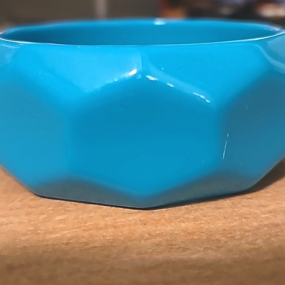 Y2K Aqua/Turquoise Plastic Hexagon Design Bracelet - Picture 3 of 7